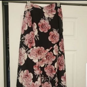 Charlotte Russe plus (2X) floral maxi hi-lo skirt